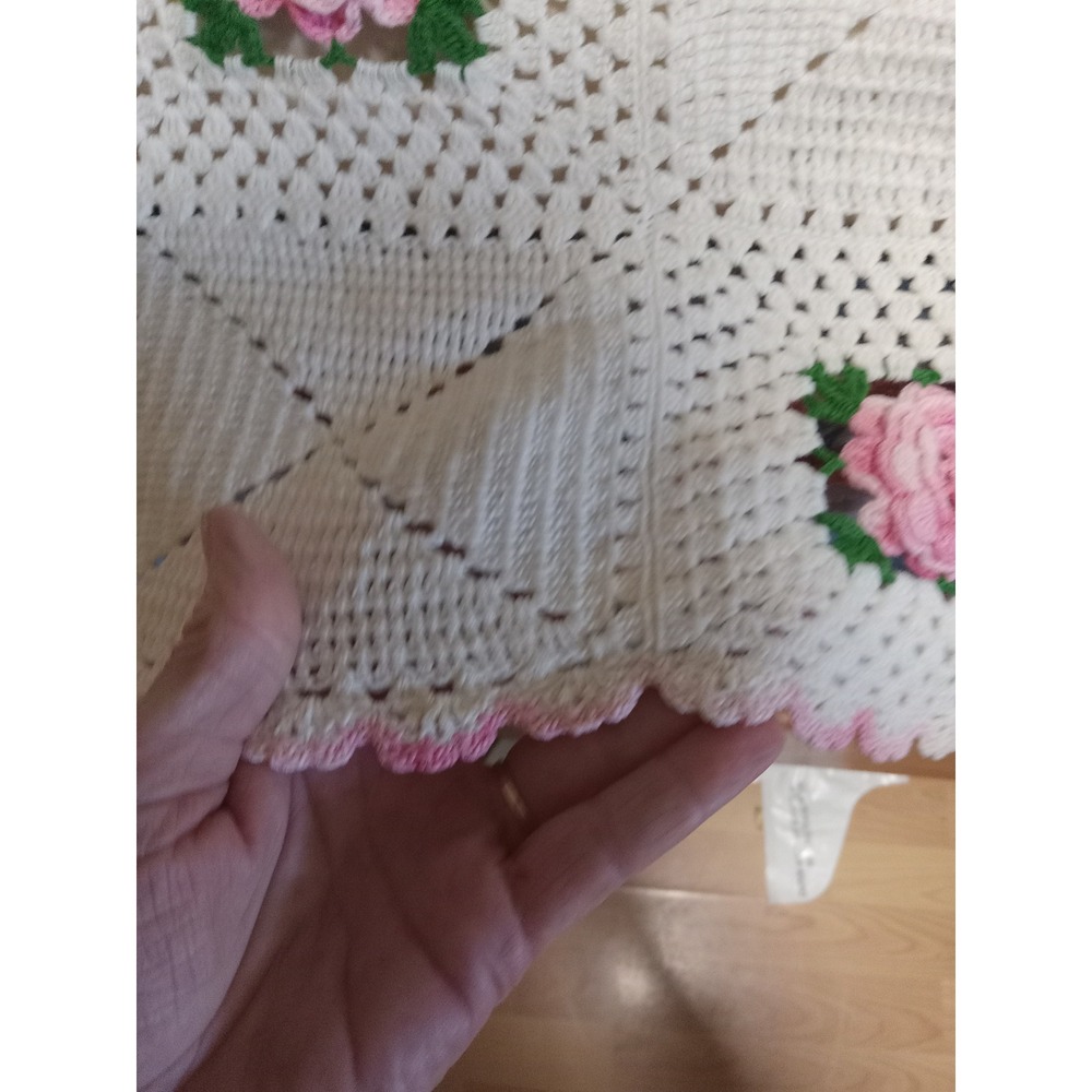 Vintage Handmade Crochet Bedspread Pink Rose Floral Coverlet 72x106 Cottagecore - Picture 8 of 8